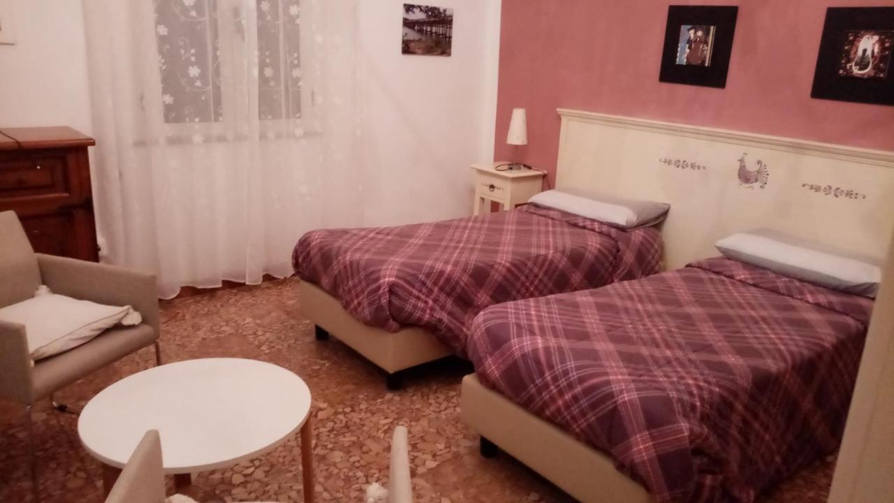 לינה וארוחת בוקר Oschiri Sa Rosa E Su Trapperi מראה חיצוני תמונה