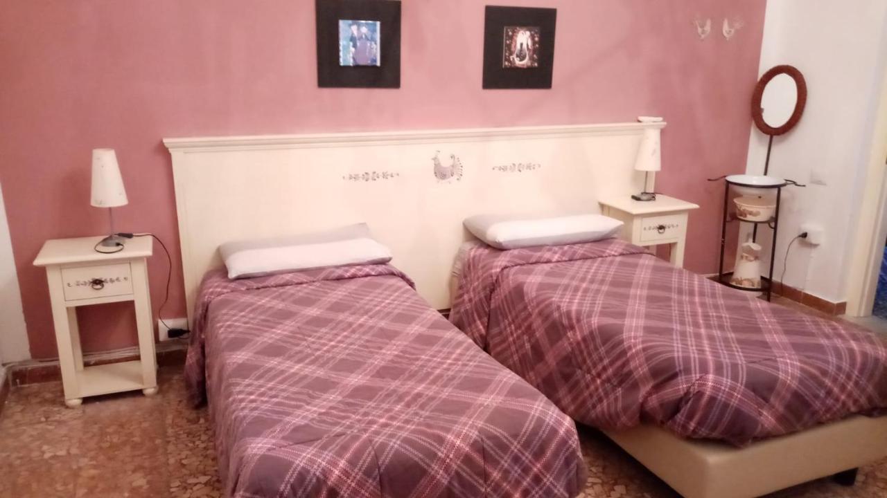 לינה וארוחת בוקר Oschiri Sa Rosa E Su Trapperi מראה חיצוני תמונה